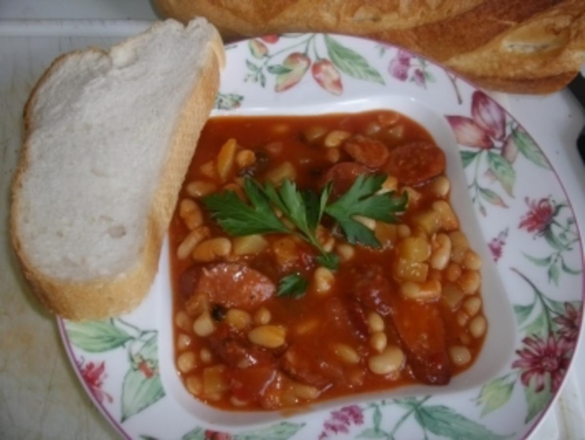 Bilder für Rote Chillibohnensuppe mit Speck und Mettwürstchen - Rezept