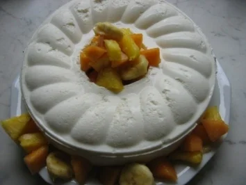 Rezept: Joghurtring mit Obstsalat Joghurtring mit Obstsalat - Rezept