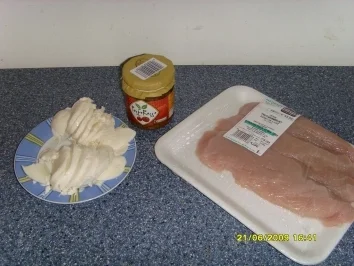 Rezept: Putenroulade gefüllt mit Pesto und Mozarella Bild Nr. 2 Putenroulade gefüllt mit Pesto und Mozarella - Rezept - Bild Nr. 2