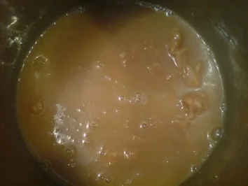 Rezept: Dessertsoße "Schnelle Karamellsoße" Bild Nr. 3 Dessertsoße "Schnelle Karamellsoße" - Rezept - Bild Nr. 3