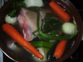 Eisbein mit Sauerkraut - Kartoffeln - Majoransoße - Rezept - Bild Nr. 2