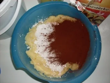 Gefüllte Schoko-Klöße mit Vanillesoße - Rezept - Bild Nr. 3