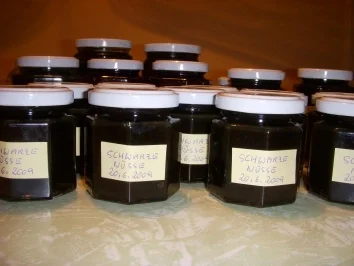 Rezept: SCHWARZE NÜSSE SCHWARZE NÜSSE - Rezept