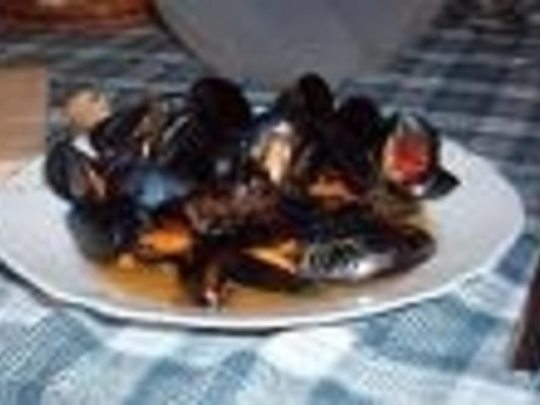 Miesmuscheln auf apulische Art peppata di cozze - schnell &amp; einfach ...