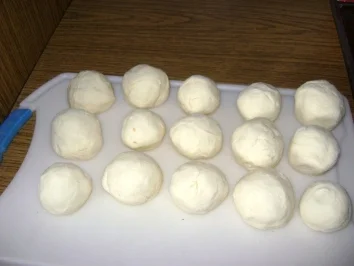 Marillenknödl aus Topfenteig (Quark) - Rezept - Bild Nr. 3