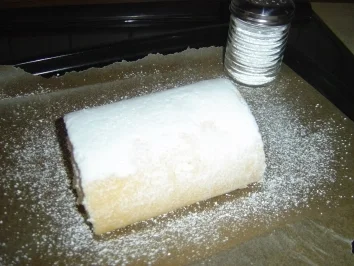 Biskuit-Zitronen-Rolle - Rezept - Bild Nr. 2