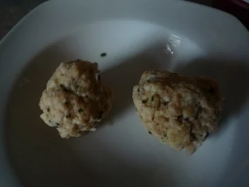 Rezept: Semmelknödel Bild Nr. 2 Semmelknödel - Rezept - Bild Nr. 2