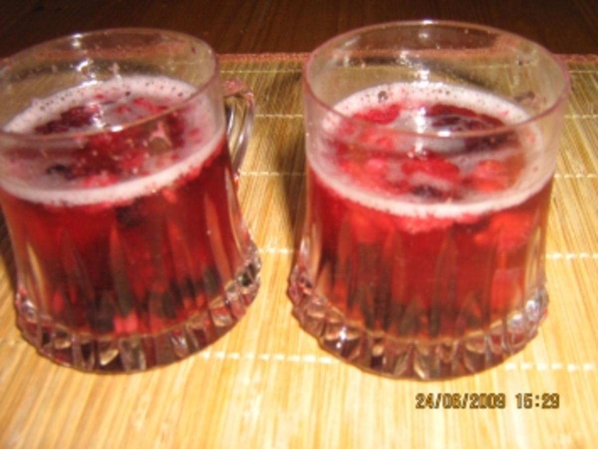 Bilder für Spritzige Beeren-Bowle Rezept