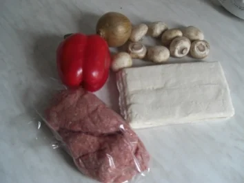 Rezept: Mett mit Gemüse im Blätterteig Bild Nr. 2 Mett mit Gemüse im Blätterteig - Rezept - Bild Nr. 2