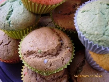 Rezept: Quietschbunte Muffins Bild Nr. 17 Quietschbunte Muffins - Rezept - Bild Nr. 17