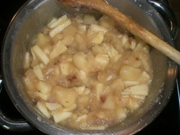 Apfelkompott mit Rosinen - Rezept