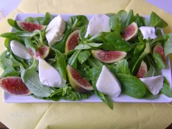 Feldsalat mit Feigen und Mozarella - Rezept