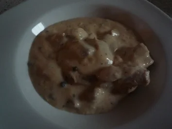 Rezept: Rahmgeschnetzetes mit grünem Pfeffer Rahmgeschnetzetes mit grünem Pfeffer - Rezept