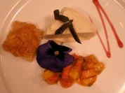 Spargel-Vanilleparfait auf Mango-Papayaragout - Rezept