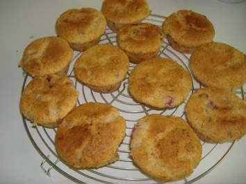 Rezept: Erdbeermuffins Erdbeermuffins - Rezept