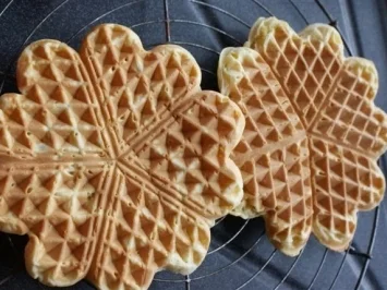 Rezept: Waffeln mit geriebenen Äpfeln (Fettarm) Bild Nr. 2 Waffeln mit geriebenen Äpfeln (Fettarm) - Rezept - Bild Nr. 2