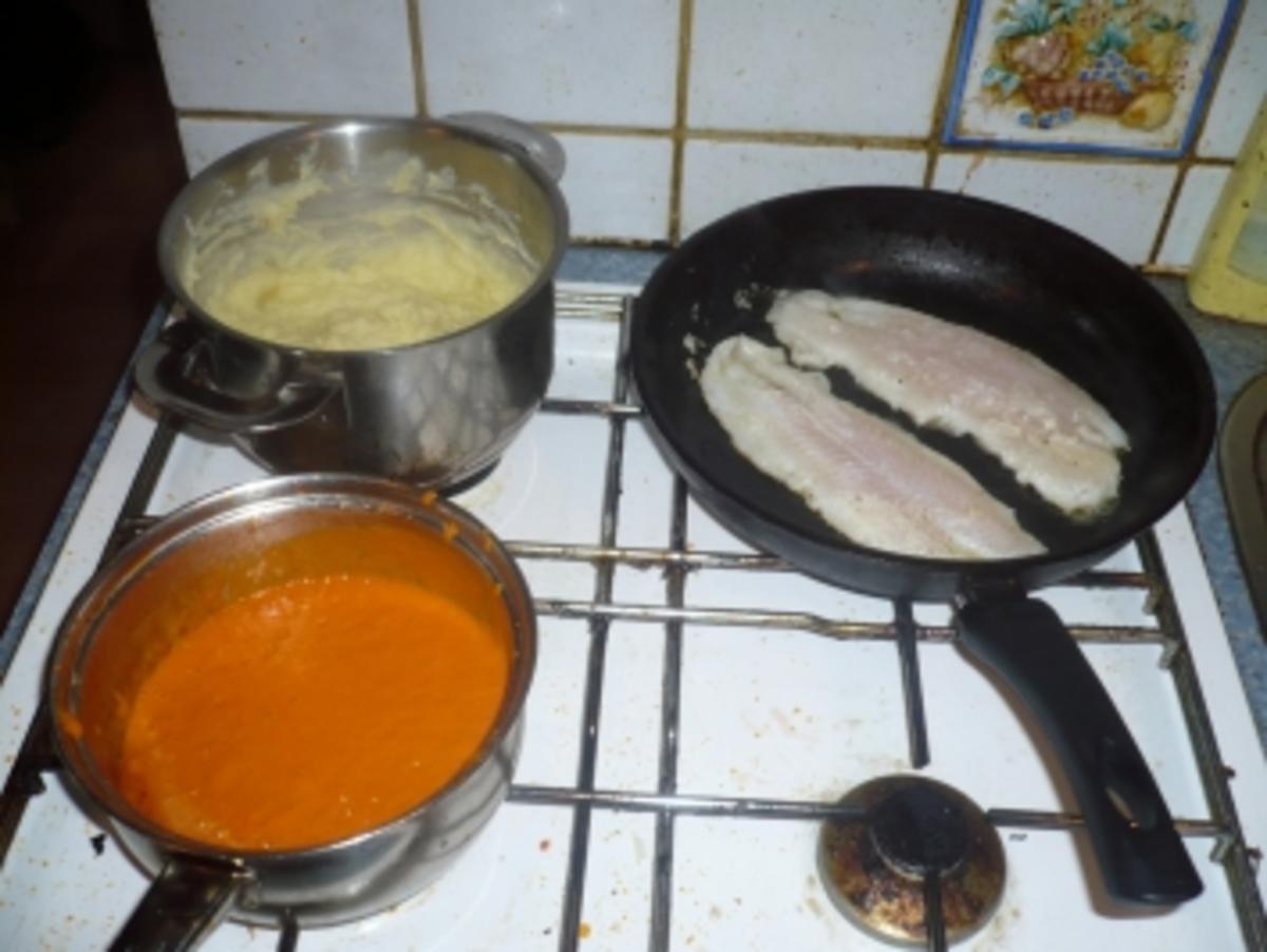 Gebratener Pangasius mit Zitronen - Stampfkartoffeln und Paprikaschaumsauce - Rezept - Bild Nr. 4