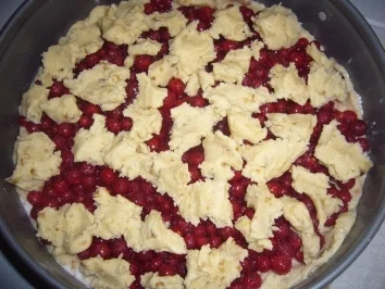 Rezept: Kikis Johannisbeer-Walnusstreusel-Kuchen Bild Nr. 6 Kikis Johannisbeer-Walnusstreusel-Kuchen - Rezept - Bild Nr. 6