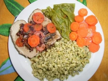 Schweinsbraten in Rotwein aus dem Römertopf - Rezept