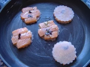 Lasagne von Kohlrabi und Lachs mit Hummersauce und Morcheln - Rezept - Bild Nr. 2