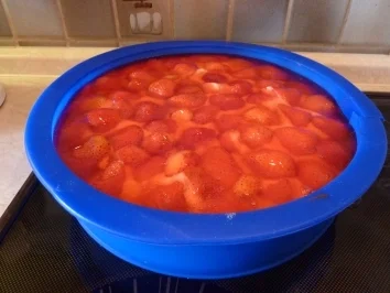 Rezept: Erdbeertorte alá Laura Bild Nr. 3 Erdbeertorte alá Laura - Rezept - Bild Nr. 3