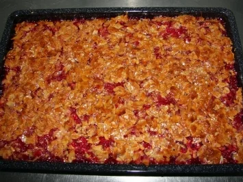 Johannisbeerkuchen mit Mandelkrokant - Rezept