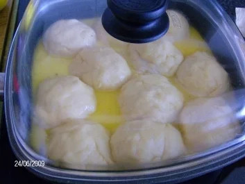 Dampfnudeln - Rezept - Bild Nr. 4