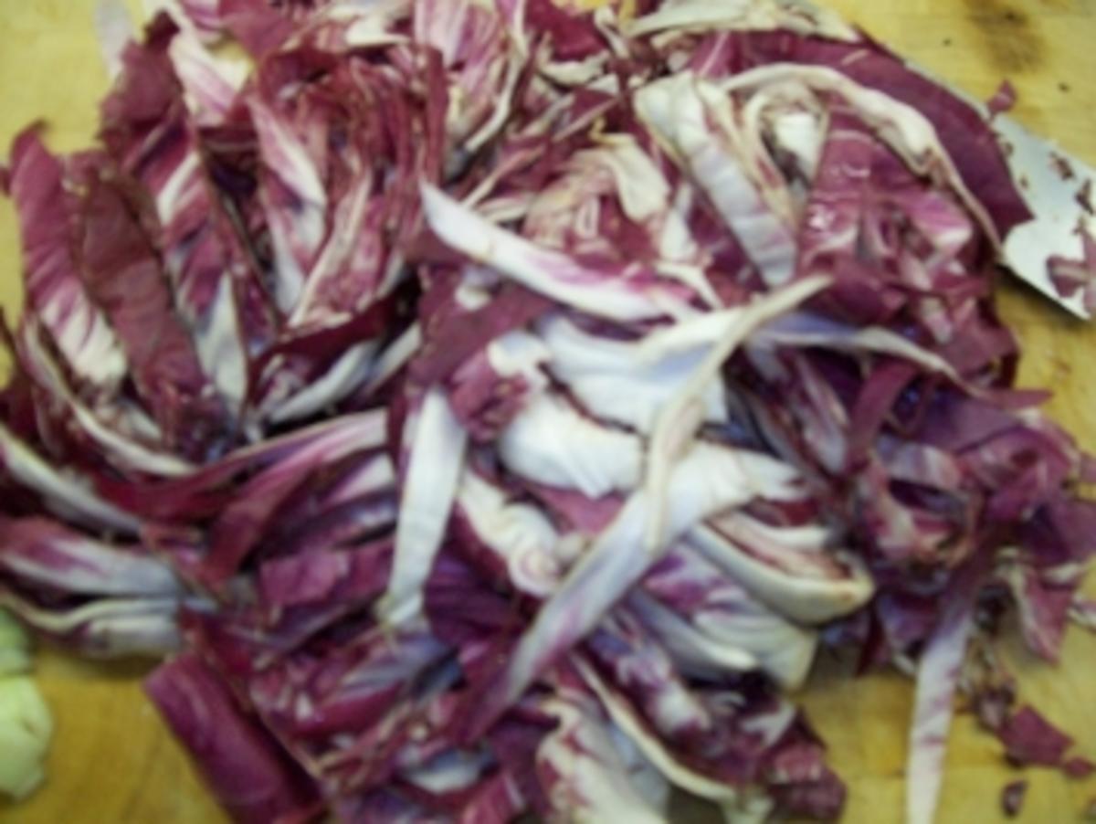 Kräuterkarbonade zu gebratenem Radicchio und Kartoffelstampf - Rezept - Bild Nr. 5