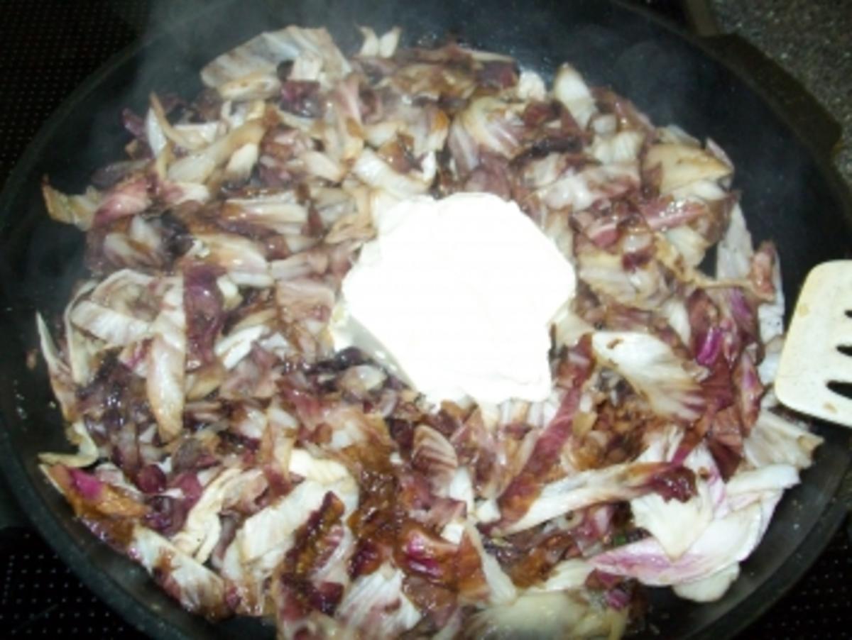 Kräuterkarbonade zu gebratenem Radicchio und Kartoffelstampf - Rezept - Bild Nr. 7