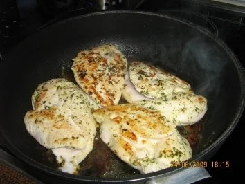 Kräuter - Hähnchenbrust mit Weißweinsößle - Rezept - Bild Nr. 4