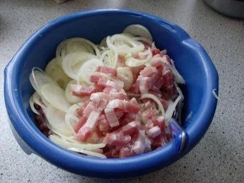 Zwiebelkuchen auf dem Blech - Rezept - Bild Nr. 2