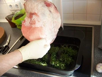 Fleisch - Lammschulter in Minz-Kapern-Sauce - Rezept - Bild Nr. 2