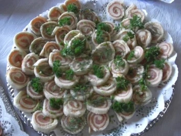 Rezept: Fisch-Lachsröllchen für Sektempfang Fisch-Lachsröllchen für Sektempfang - Rezept