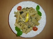 Rezept: RIGATONI MIT GARNELEN UND ZUCCHINI-ZITRONENSAUCE RIGATONI MIT GARNELEN UND ZUCCHINI-ZITRONENSAUCE - Rezept
