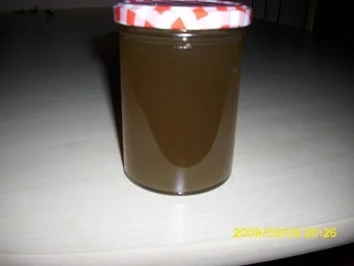 Rezept: Suppe: Hausgemachte Rinderbrühe im Schnellkochtopf Suppe: Hausgemachte Rinderbrühe im Schnellkochtopf - Rezept