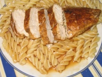 Hauptgericht: Hähnchenbrustfilet, Geflügelsoße mit Spirelli und Tomatensalat - Rezept - Bild Nr. 9