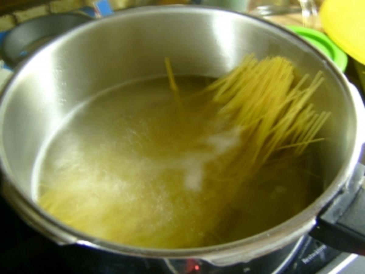 Spaghetti mit Oliven - Rezept - Bild Nr. 2