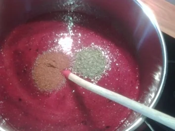 Feurige schwarze Johannisbeer-Thymian-Sauce/ Dipp/ Marmelade - Rezept - Bild Nr. 2