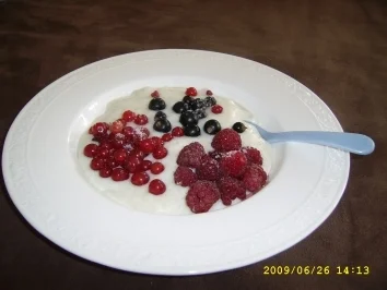 Rezept: Vanillepudding mit frischen Beeren Vanillepudding mit frischen Beeren - Rezept