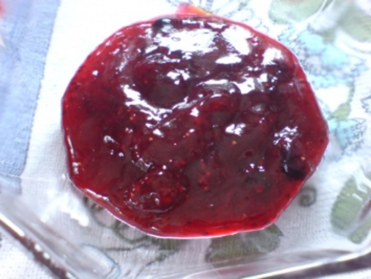 Schwarze Johannisbeere-Erdbeermarmelade - Rezept
