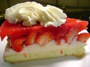 Kuchen: Erdbeertorte mit Pudding-Frischkäse - Rezept