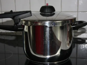 Rezept: Gelee aus schwarzen, weißen oder roten Johannisbeeren mit Schuss Bild Nr. 3 Gelee aus schwarzen, weißen oder roten Johannisbeeren mit Schuss - Rezept - Bild Nr. 3