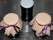 Gelee aus schwarzen, weißen  oder roten Johannisbeeren mit Schuss - Rezept