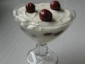 Kirsch-Grieß-Dessert - Rezept