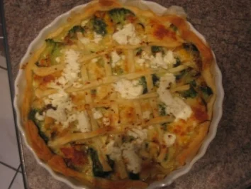 Brokkoli-Spinat Quiche mit Ziegenkäse Topping - Rezept - Bild Nr. 3