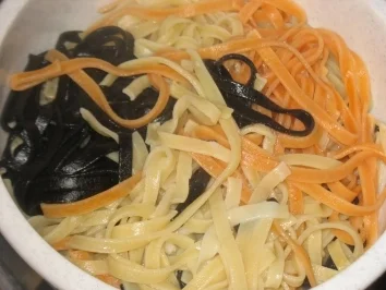 dinkelbandnudeln in thunfischsauce - Rezept - Bild Nr. 2