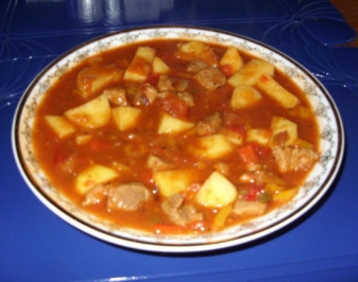 Gullasch-Gemüse-Kartoffeltopf - Rezept