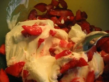 Rezept: Schnelle Erbeerschnittchen Bild Nr. 4 Schnelle Erbeerschnittchen - Rezept - Bild Nr. 4