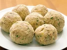 Rezept: GRUNDREZEPT - Semmelknödel Bild Nr. 2 GRUNDREZEPT - Semmelknödel - Rezept - Bild Nr. 2