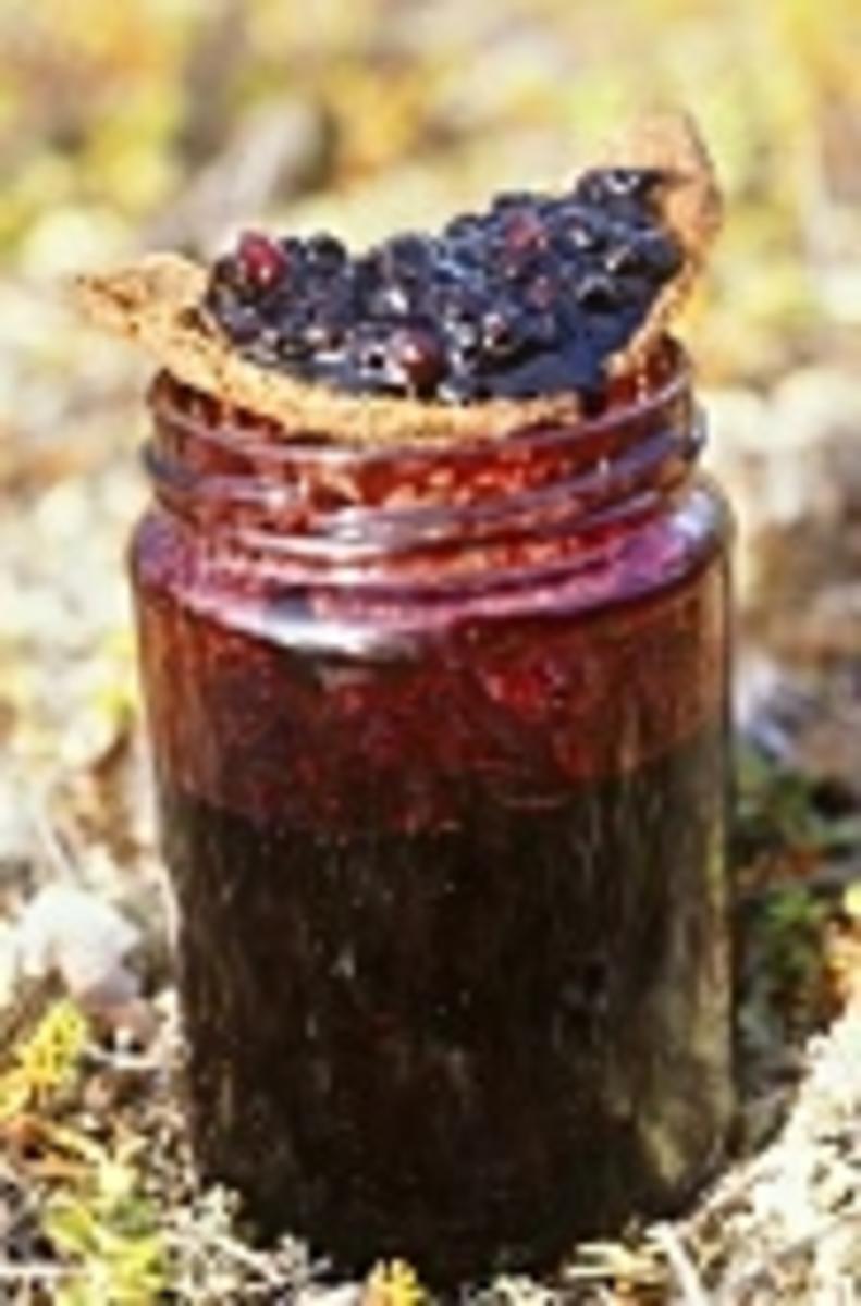 Blaubeermarmelade mit Blaubeeren und Gelierzucker - Rezept mit Bild ...